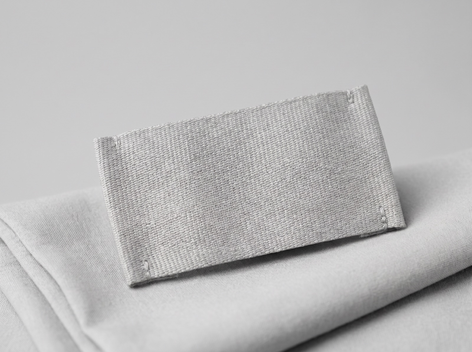 Woven fabric label